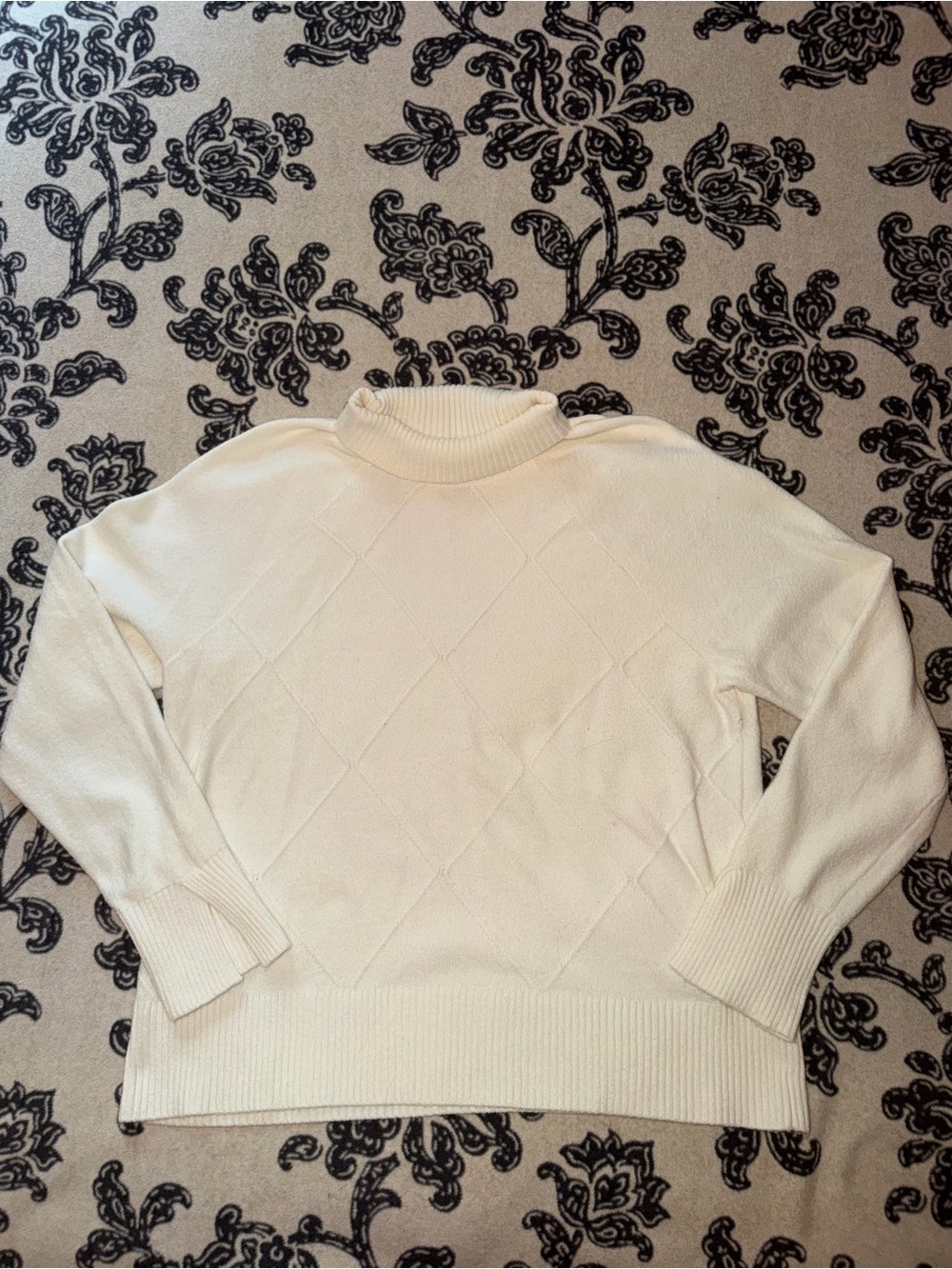 Classic Cream Turtleneck Sweater - Women